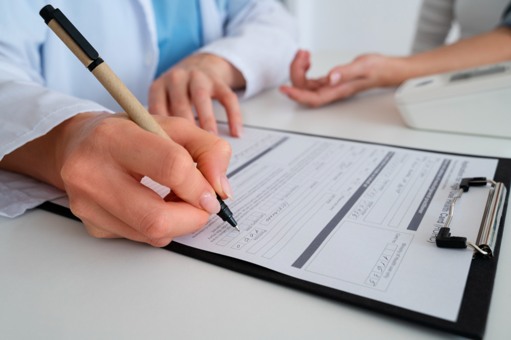 posso demitir funcionário de atestado